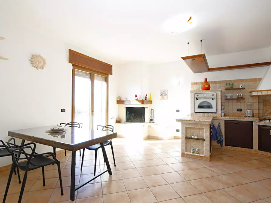 Immagine 6 di Appartamento in vendita  in Via Don Gnocchi a Parabita