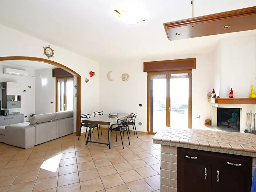 Immagine 11 di Appartamento in vendita  in Via Don Gnocchi a Parabita