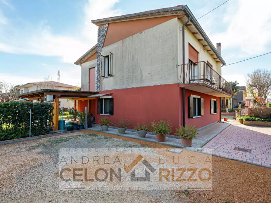 Immagine 1 di Casa bifamiliare in vendita  in Via Cona, 20/A a Agna