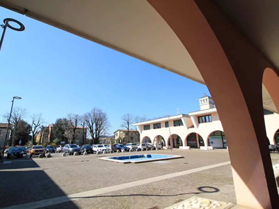 Immagine 2 di Negozio in vendita  in Viale Colli Euganei a Battaglia Terme