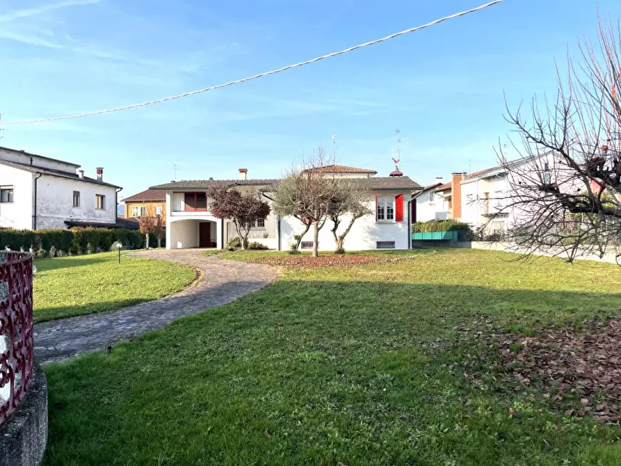 Immagine 1 di Casa indipendente in vendita  a Creazzo