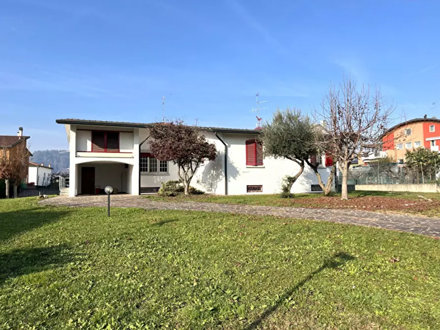 Immagine 2 di Casa indipendente in vendita  a Creazzo