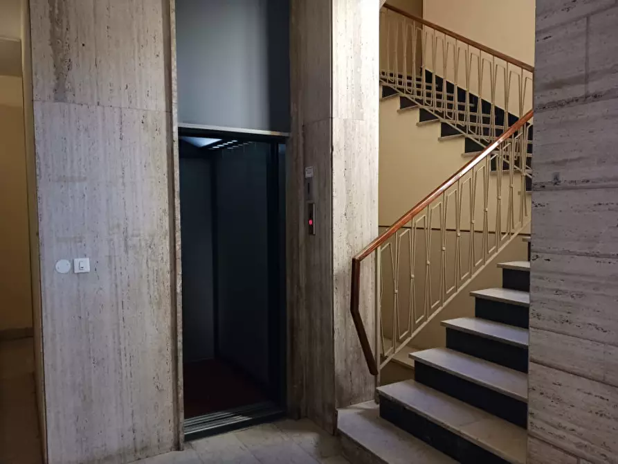 Immagine 14 di Appartamento in vendita  in Viale Lodovico Antonio Muratori a Modena