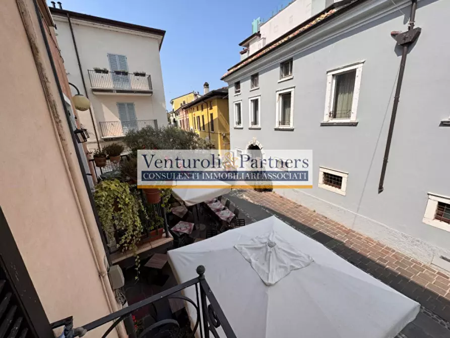 Immagine 15 di Appartamento in vendita  in Via Roma a Desenzano Del Garda