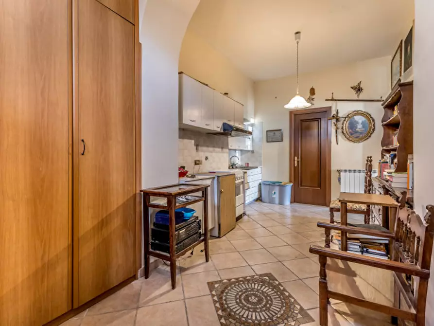 Immagine 4 di Appartamento in vendita  in Via Tuscolana a Roma