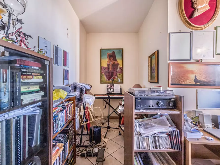 Immagine 7 di Appartamento in vendita  in Via Tuscolana 1661 a Roma