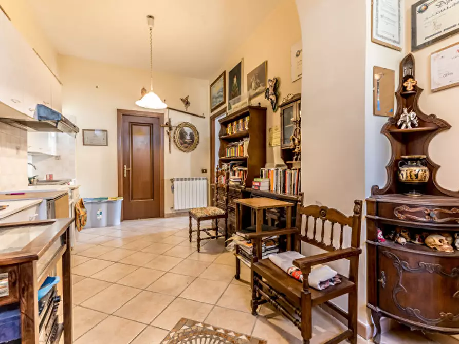 Immagine 17 di Appartamento in vendita  in Via Tuscolana 1661 a Roma