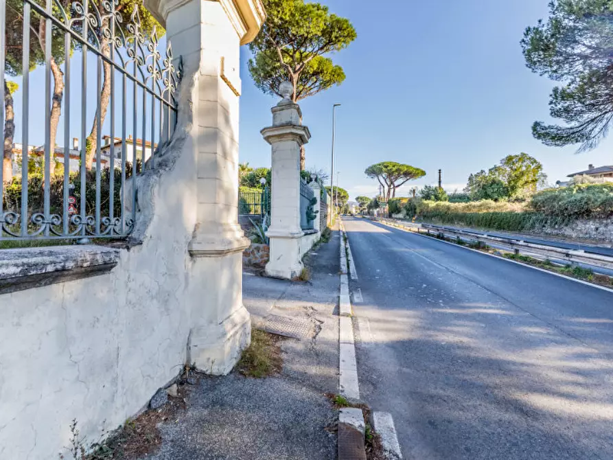 Immagine 18 di Appartamento in vendita  in Via Tuscolana 1661 a Roma