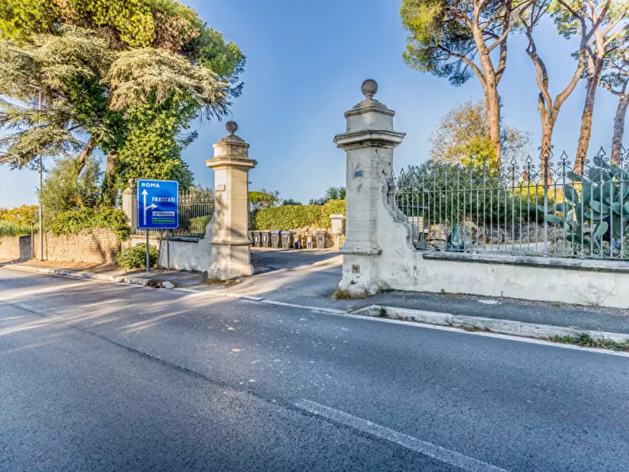 Immagine 20 di Appartamento in vendita  in Via Tuscolana 1661 a Roma