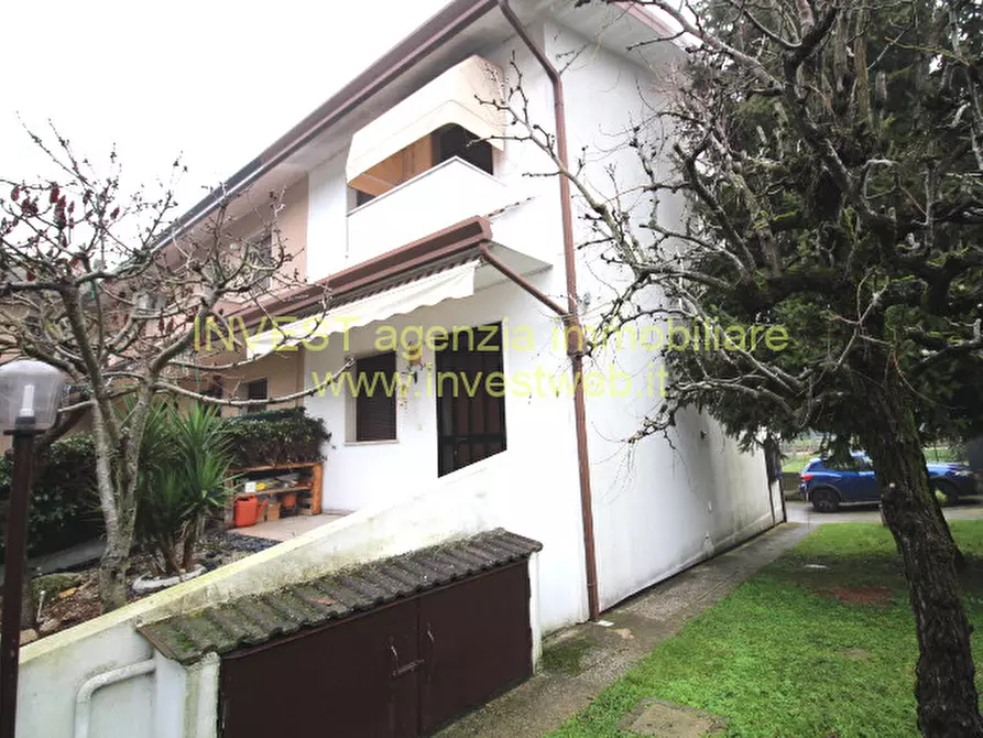 Immagine 1 di Villetta a schiera in vendita  in Via Aldo Moro a Adria