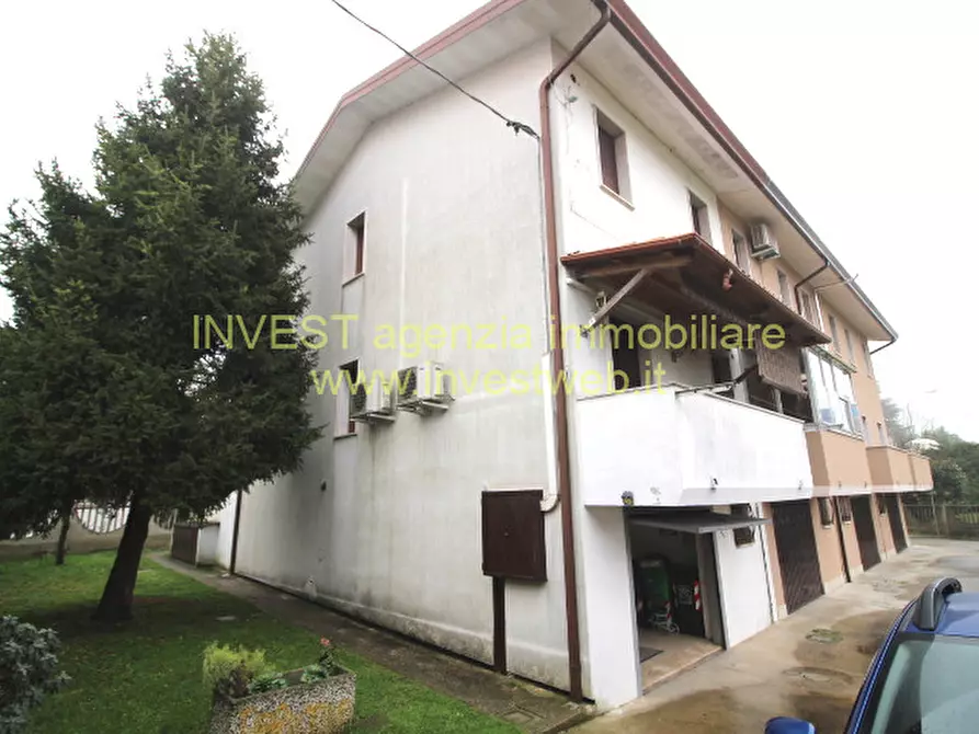 Immagine 2 di Villetta a schiera in vendita  in Via Aldo Moro a Adria