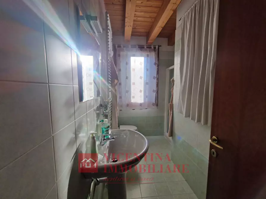 Immagine 14 di Appartamento in vendita  in Via Francesco Petrarca 20 a Barbarano Mossano