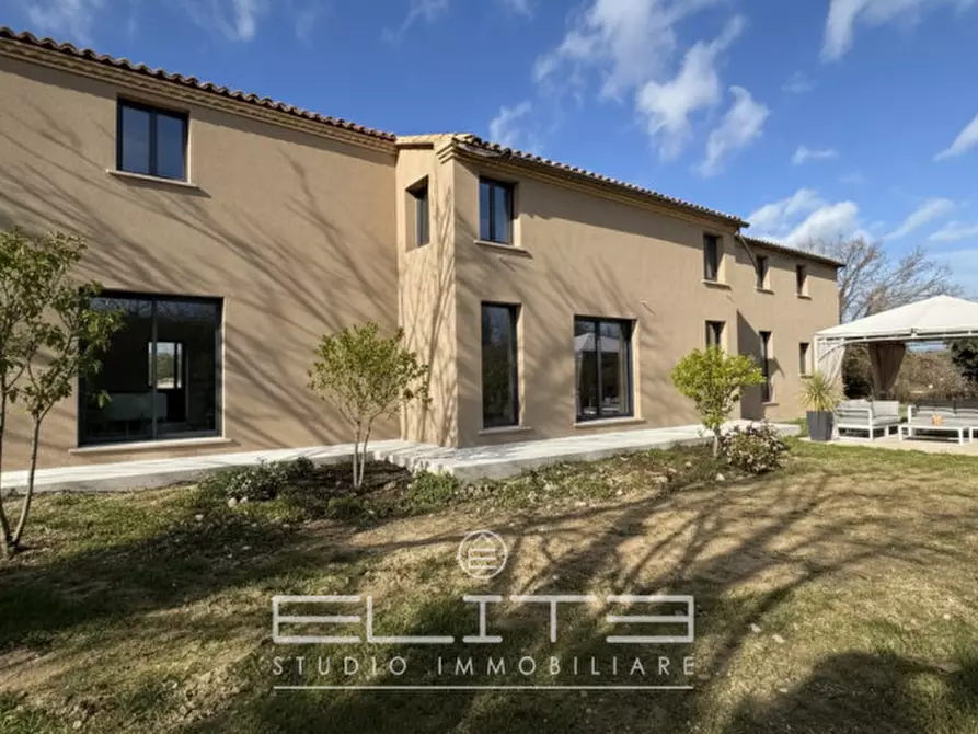 Immagine 2 di Villa in vendita  a Ancona