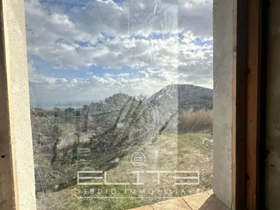 Immagine 5 di Villa in vendita  a Ancona