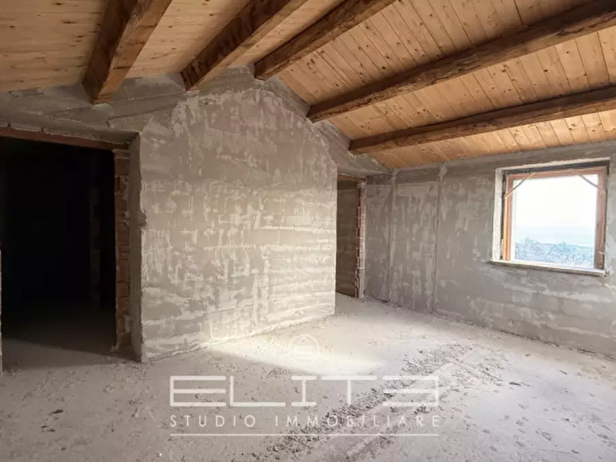 Immagine 12 di Villa in vendita  a Ancona