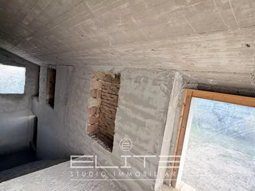 Immagine 15 di Villa in vendita  a Ancona