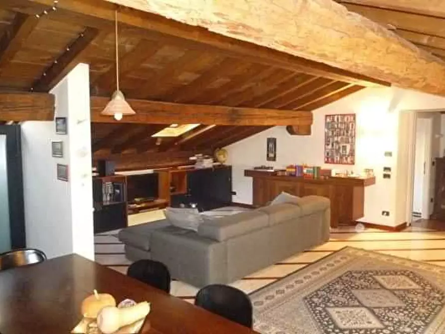 Immagine 1 di Appartamento in affitto  a Verona