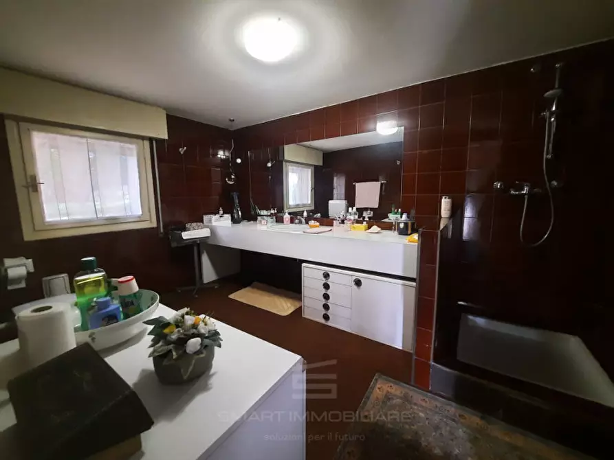 Immagine 6 di Villa in vendita  a Brescia
