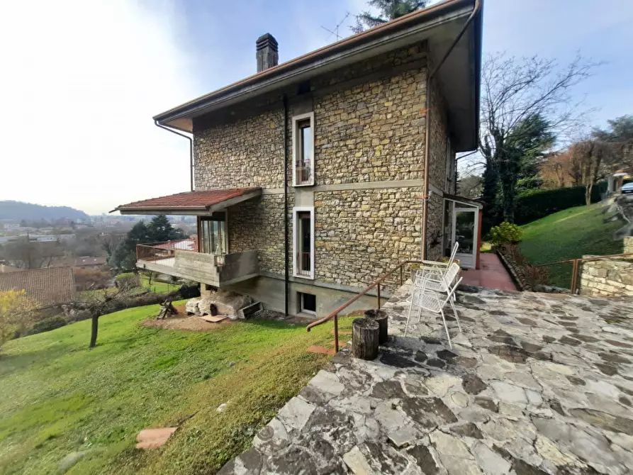 Immagine 9 di Villa in vendita  a Brescia