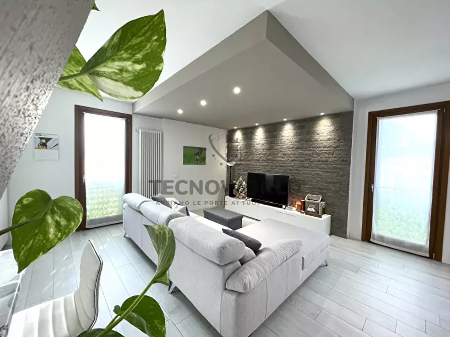 Immagine 1 di Appartamento in vendita  in piazza giuseppe ciscato a Malo