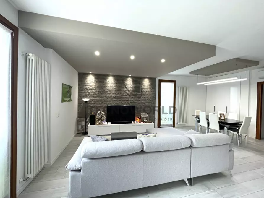 Immagine 2 di Appartamento in vendita  in piazza giuseppe ciscato a Malo