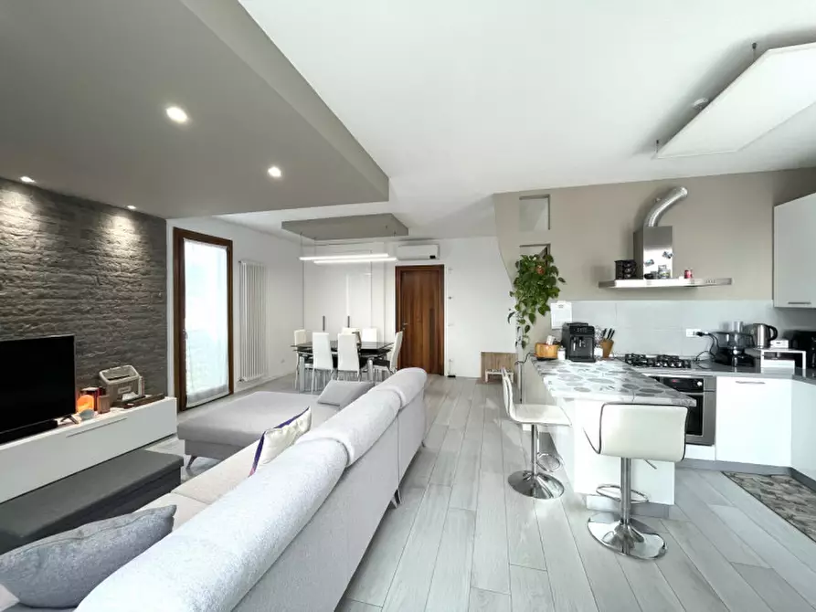 Immagine 5 di Appartamento in vendita  in piazza giuseppe ciscato a Malo