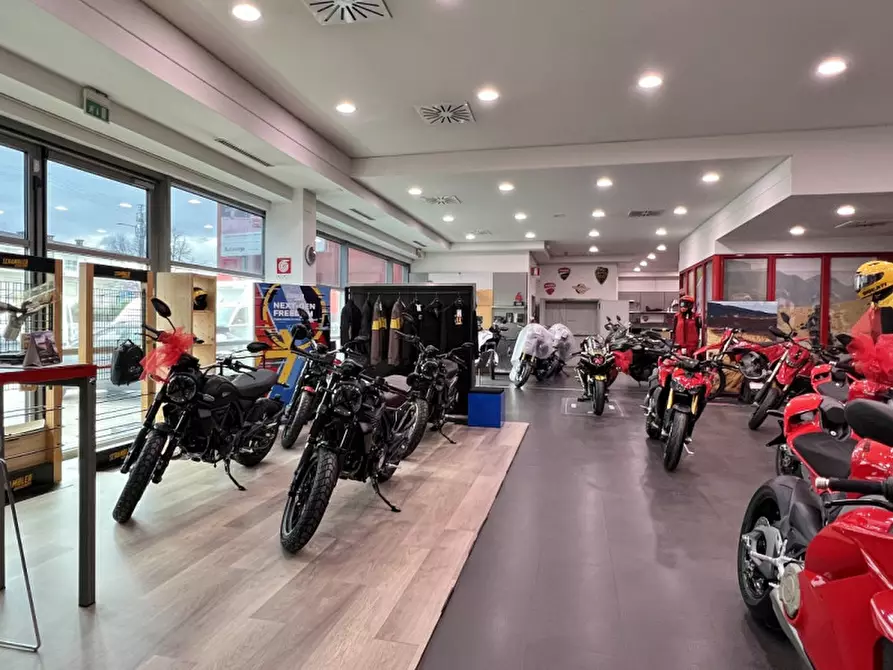 Immagine 3 di Negozio in affitto  in viale della scienza a Vicenza