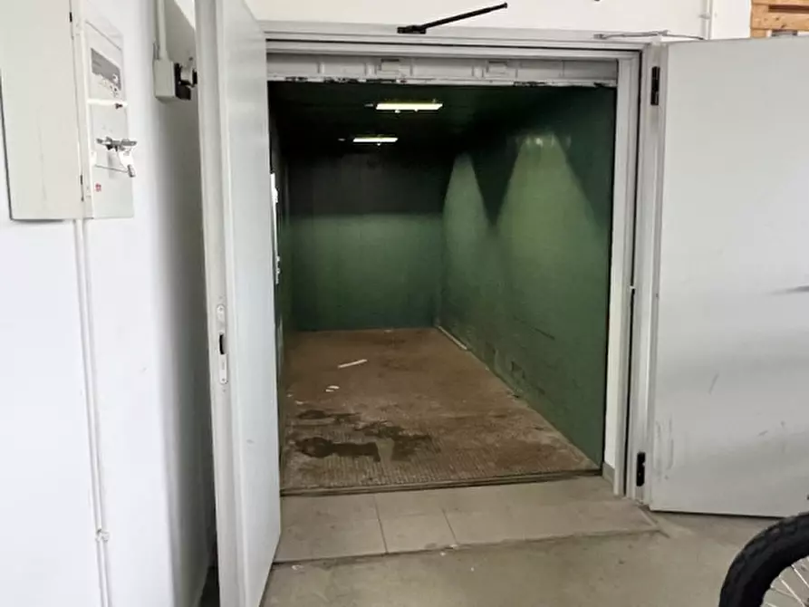 Immagine 9 di Negozio in affitto  in viale della scienza a Vicenza