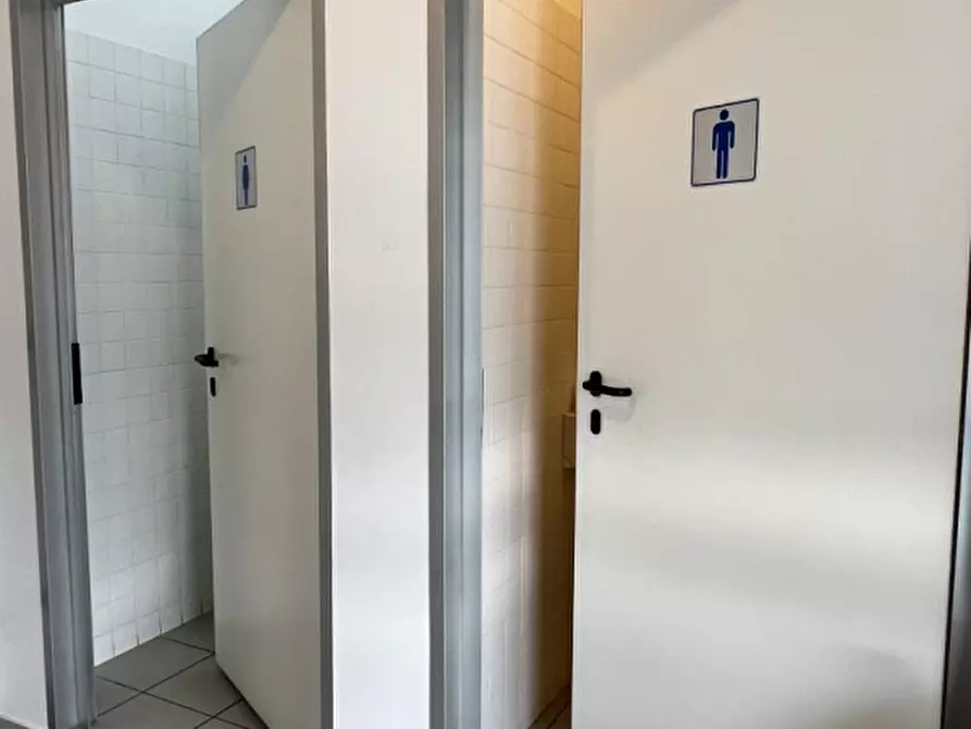 Immagine 10 di Negozio in affitto  in viale della scienza a Vicenza