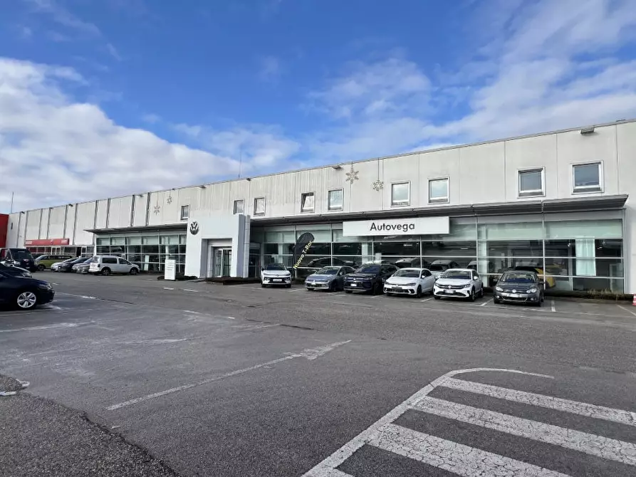 Immagine 14 di Negozio in affitto  in viale della scienza a Vicenza