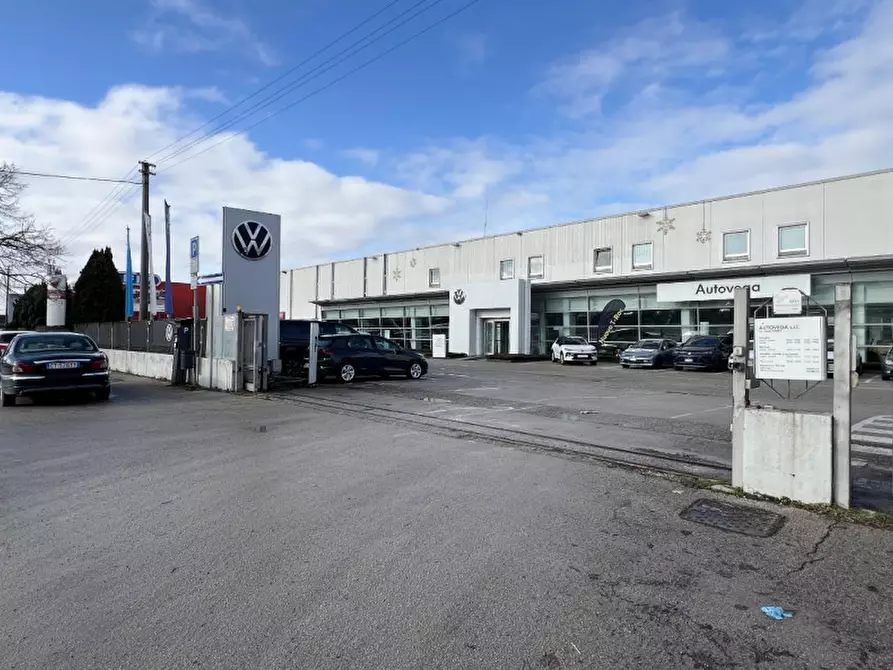 Immagine 16 di Negozio in affitto  in viale della scienza a Vicenza