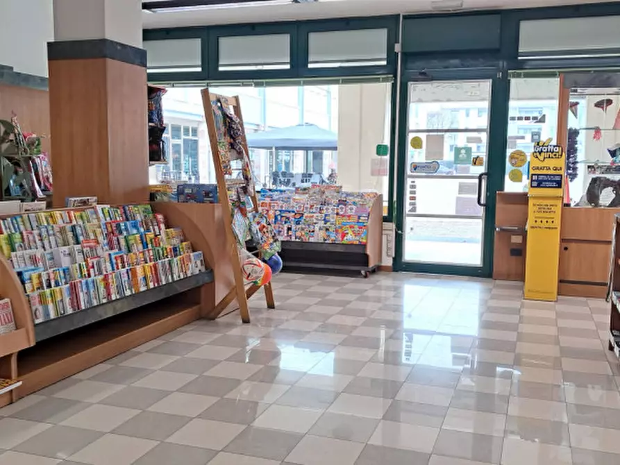 Immagine 3 di Negozio in vendita  a Rubano