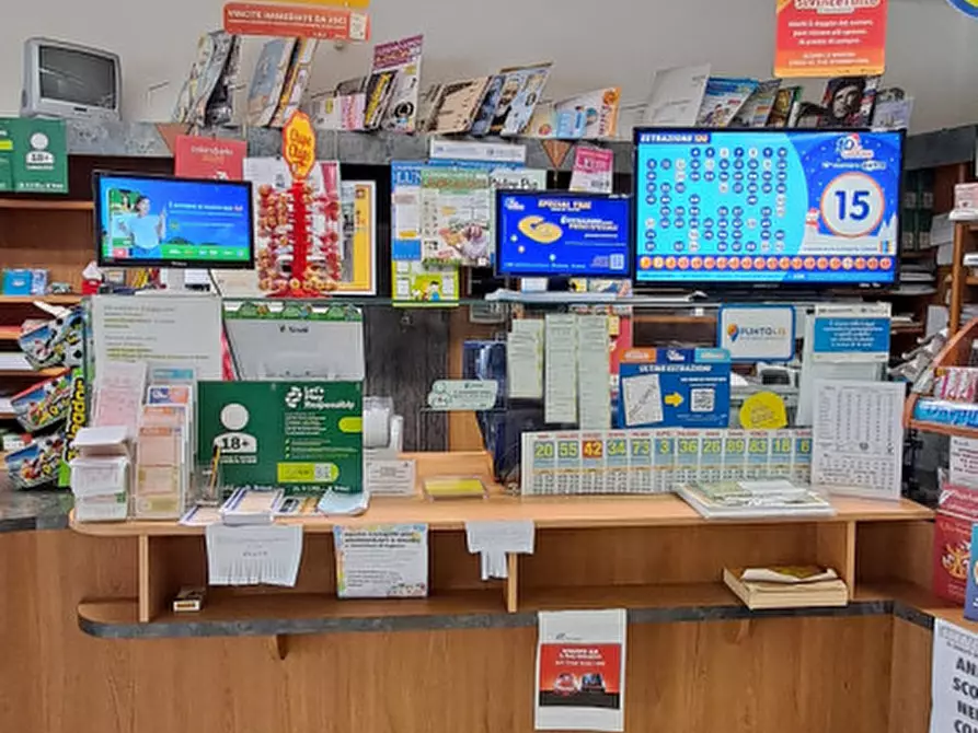 Immagine 6 di Negozio in vendita  a Rubano