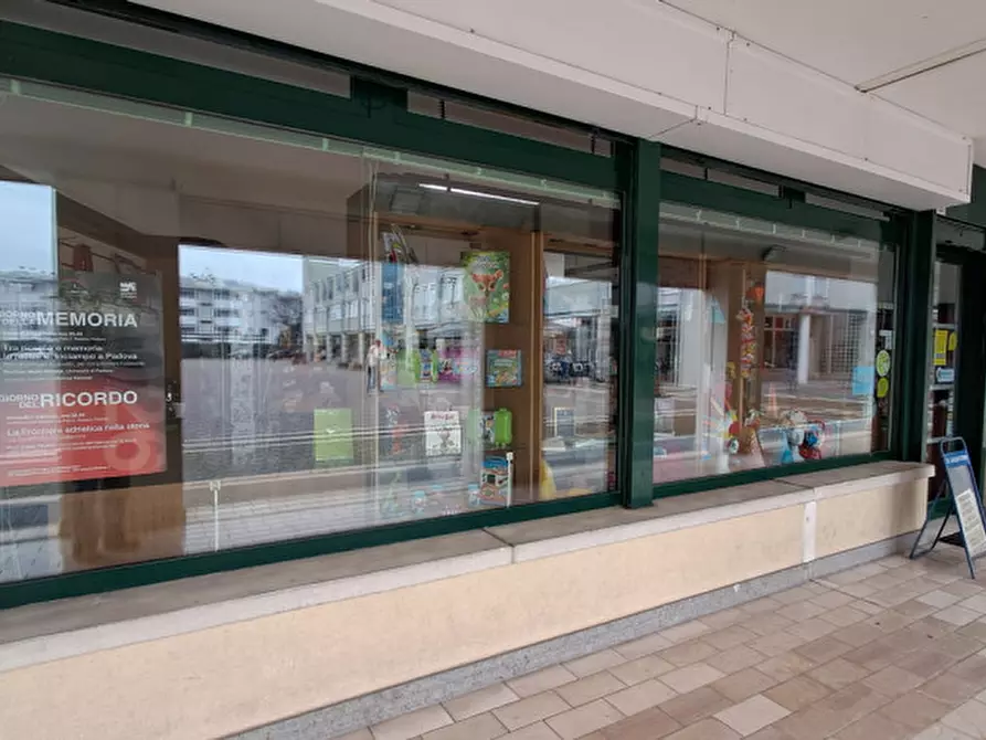 Immagine 12 di Attività commerciale in vendita  in Piazza Martin Luther King a Rubano