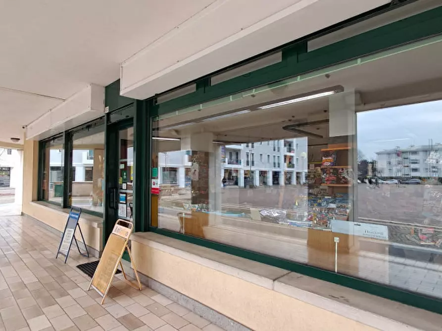 Immagine 17 di Attività commerciale in vendita  in Piazza Martin Luther King a Rubano