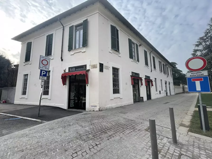 Immagine 1 di Attività commerciale in vendita  in Piazza Visconti 5 a Rho