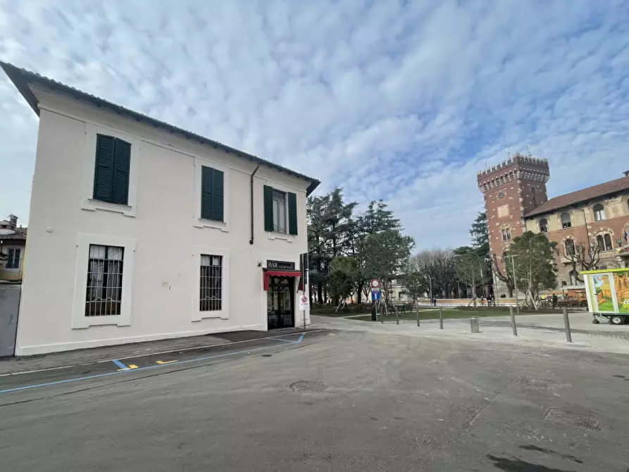 Immagine 7 di Attività commerciale in vendita  in Piazza Visconti 5 a Rho