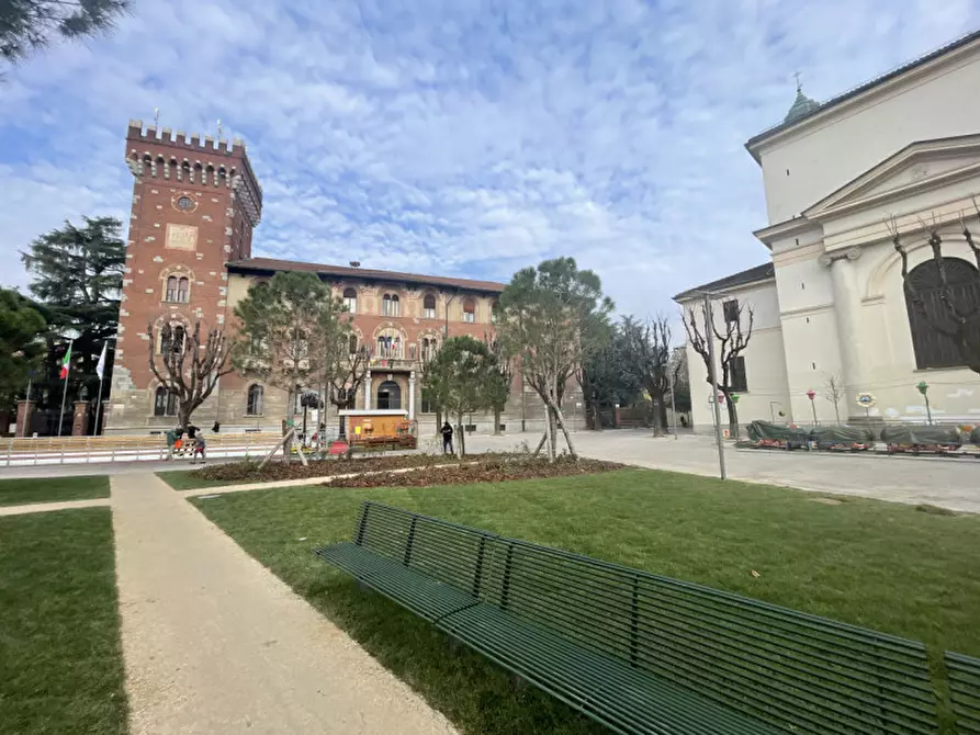 Immagine 8 di Attività commerciale in vendita  in Piazza Visconti 5 a Rho