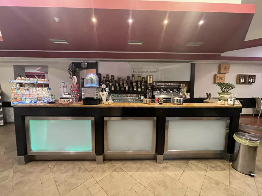 Immagine 10 di Attività commerciale in vendita  in Piazza Visconti 5 a Rho