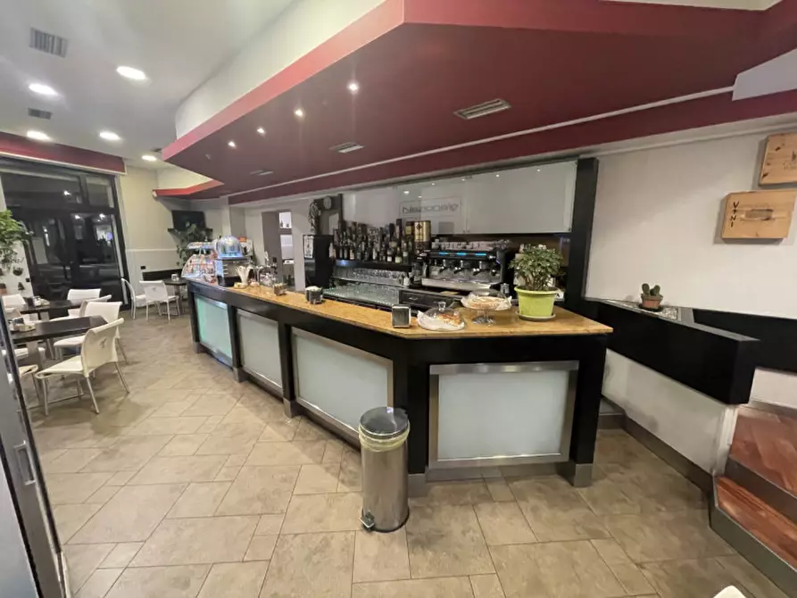 Immagine 11 di Attività commerciale in vendita  in Piazza Visconti 5 a Rho