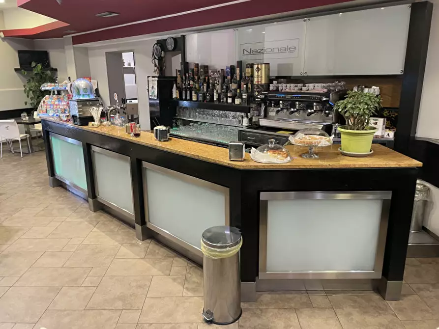 Immagine 12 di Attività commerciale in vendita  in Piazza Visconti 5 a Rho