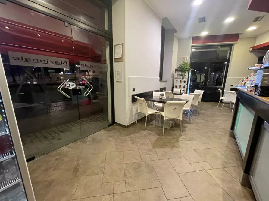 Immagine 13 di Attività commerciale in vendita  in Piazza Visconti 5 a Rho
