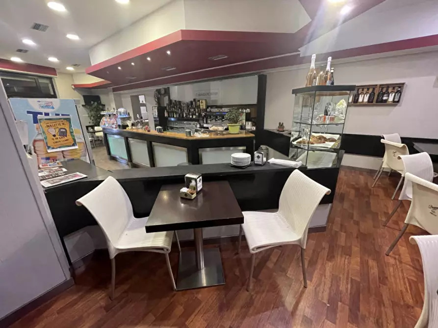 Immagine 16 di Attività commerciale in vendita  in Piazza Visconti 5 a Rho