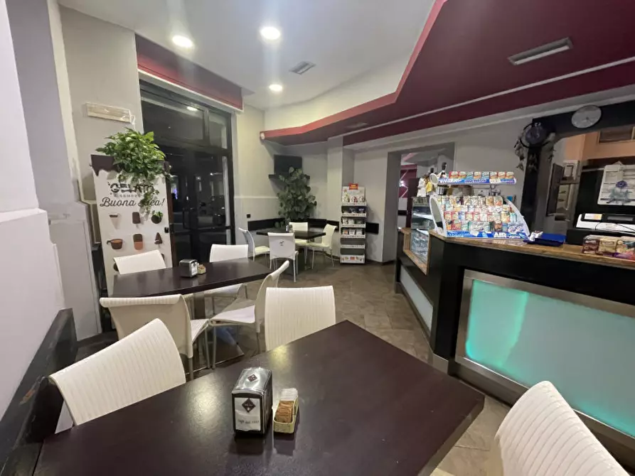 Immagine 20 di Attività commerciale in vendita  in Piazza Visconti 5 a Rho