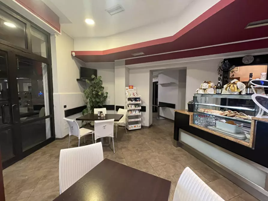 Immagine 24 di Attività commerciale in vendita  in Piazza Visconti 5 a Rho