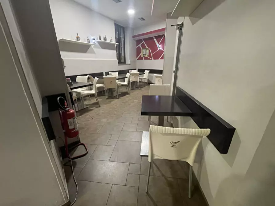 Immagine 25 di Attività commerciale in vendita  in Piazza Visconti 5 a Rho