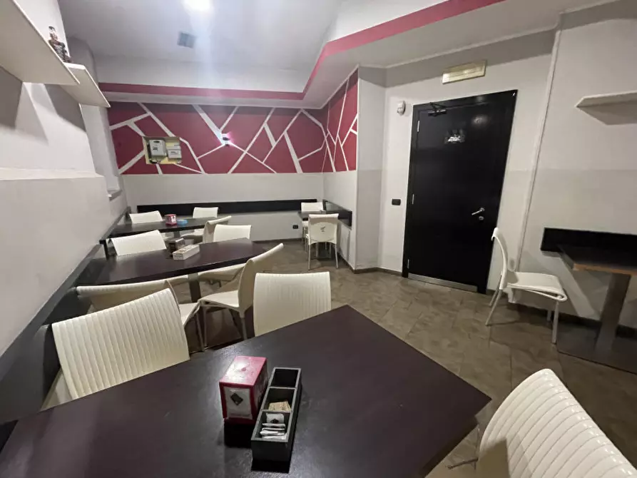 Immagine 26 di Attività commerciale in vendita  in Piazza Visconti 5 a Rho