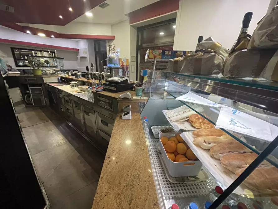 Immagine 32 di Attività commerciale in vendita  in Piazza Visconti 5 a Rho