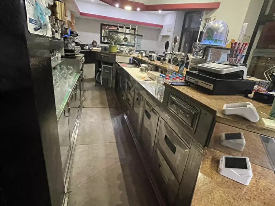 Immagine 33 di Attività commerciale in vendita  in Piazza Visconti 5 a Rho