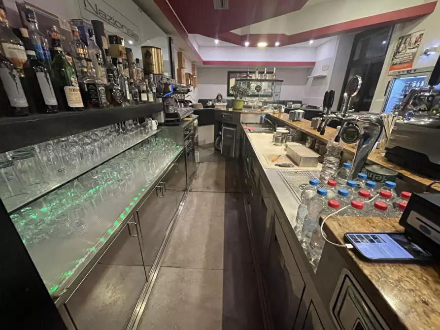 Immagine 36 di Attività commerciale in vendita  in Piazza Visconti 5 a Rho